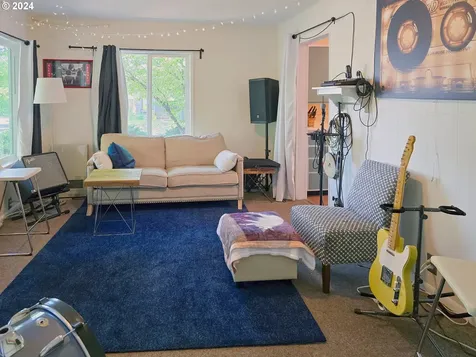 2702 N Winchell Street Portland OR 97217