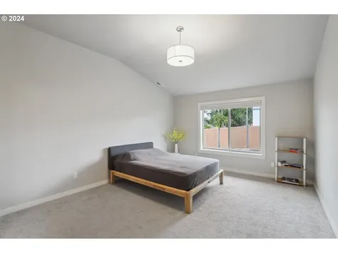 4012 Village Center Drive SE Salem OR 97302