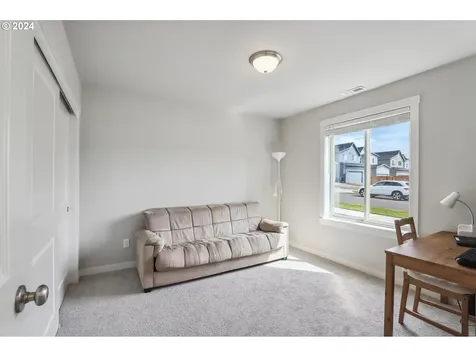 4012 Village Center Drive SE Salem OR 97302