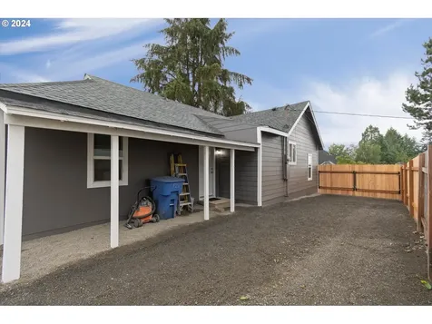 126 S Vista Way Kelso WA 98626