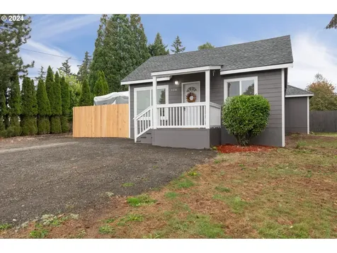 126 S Vista Way Kelso WA 98626