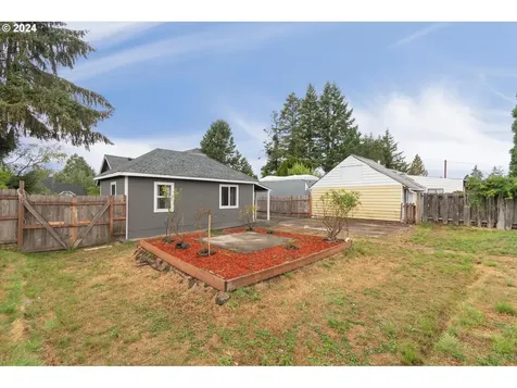 126 S Vista Way Kelso WA 98626