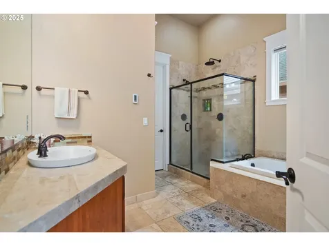 1875 Meridian Drive Woodburn OR 97071