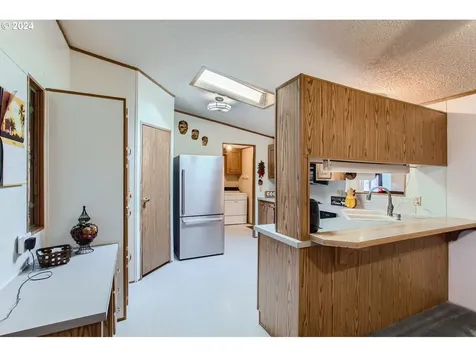 1890 Woodland Avenue Woodburn OR 97071