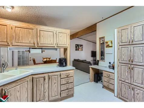 1890 Woodland Avenue Woodburn OR 97071
