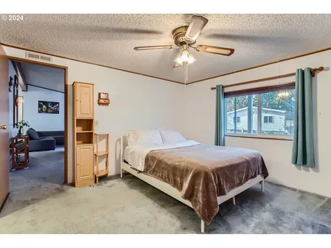 1890 Woodland Avenue Woodburn OR 97071