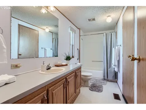 1890 Woodland Avenue Woodburn OR 97071