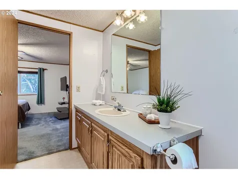 1890 Woodland Avenue Woodburn OR 97071