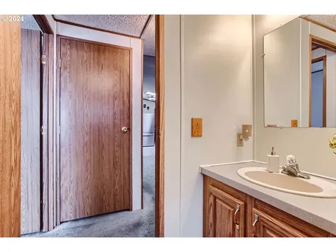 1890 Woodland Avenue Woodburn OR 97071