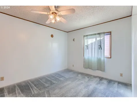 1890 Woodland Avenue Woodburn OR 97071