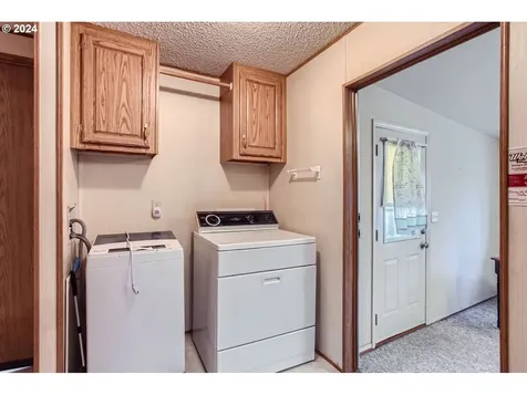 1890 Woodland Avenue Woodburn OR 97071