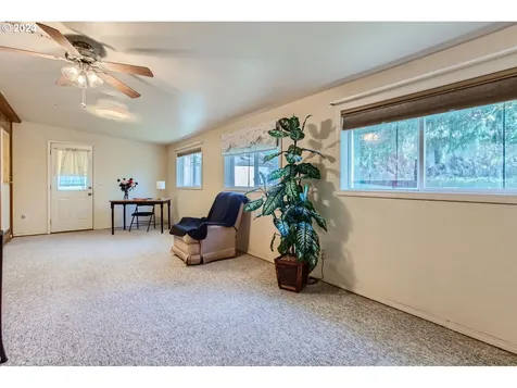 1890 Woodland Avenue Woodburn OR 97071