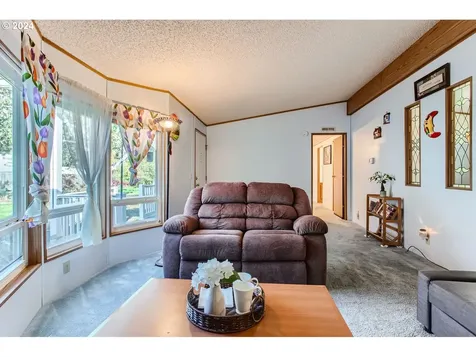 1890 Woodland Avenue Woodburn OR 97071