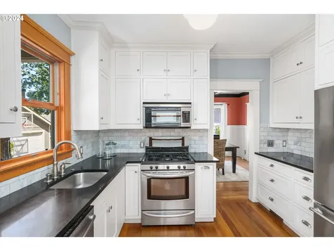 2733 Ne 66th Avenue Portland OR 97213
