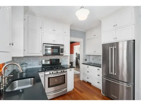 2733 Ne 66th Avenue Portland OR 97213