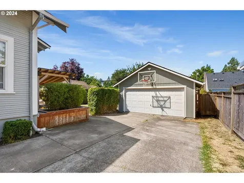 2733 Ne 66th Avenue Portland OR 97213
