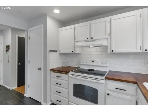 206 S Meredith Drive Newberg OR 97132