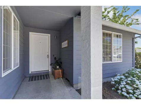 206 S Meredith Drive Newberg OR 97132