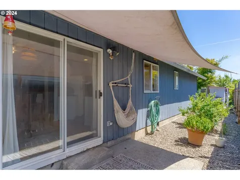 206 S Meredith Drive Newberg OR 97132