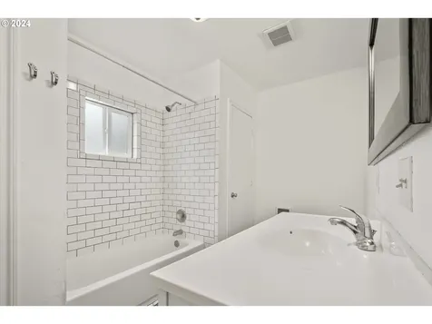 3712 R Street Vancouver WA 98663
