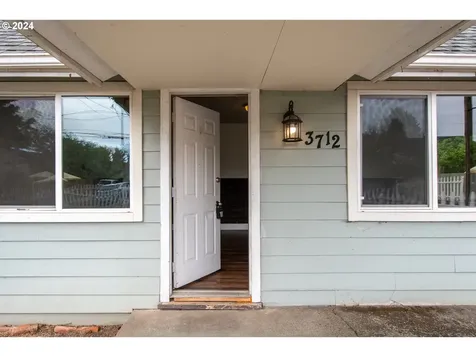 3712 R Street Vancouver WA 98663