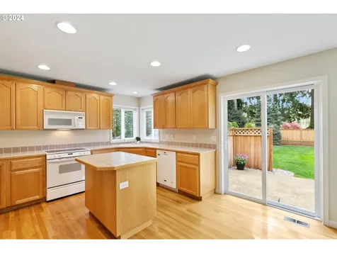 2410 Nw 45th Avenue Camas WA 98607