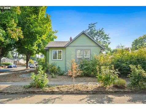 9737 N Charleston Avenue Portland OR 97203