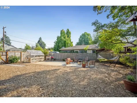 9737 N Charleston Avenue Portland OR 97203