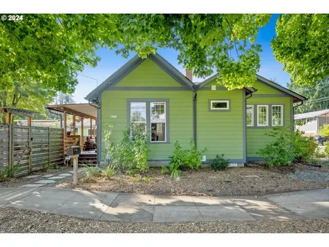 9737 N Charleston Avenue Portland OR 97203