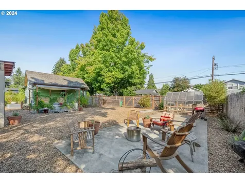 9737 N Charleston Avenue Portland OR 97203