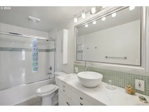 12825 Sw Barberry Drive Beaverton OR 97008