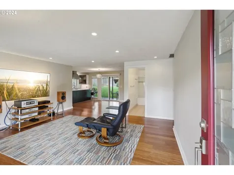 12825 Sw Barberry Drive Beaverton OR 97008