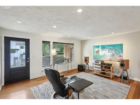 12825 Sw Barberry Drive Beaverton OR 97008