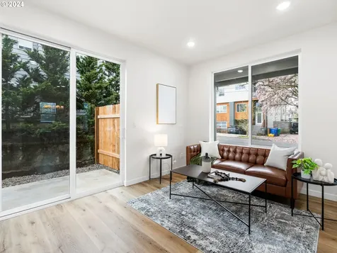 5252 Ne 15th Avenue Portland OR 97211