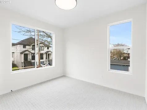 5252 Ne 15th Avenue Portland OR 97211
