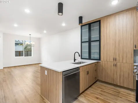 5252 Ne 15th Avenue Portland OR 97211