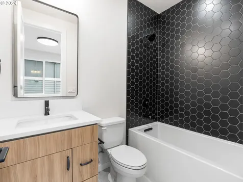 5252 Ne 15th Avenue Portland OR 97211