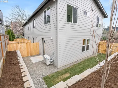 5252 Ne 15th Avenue Portland OR 97211