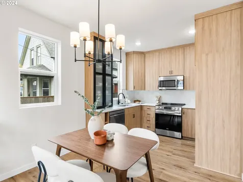 5252 Ne 15th Avenue Portland OR 97211