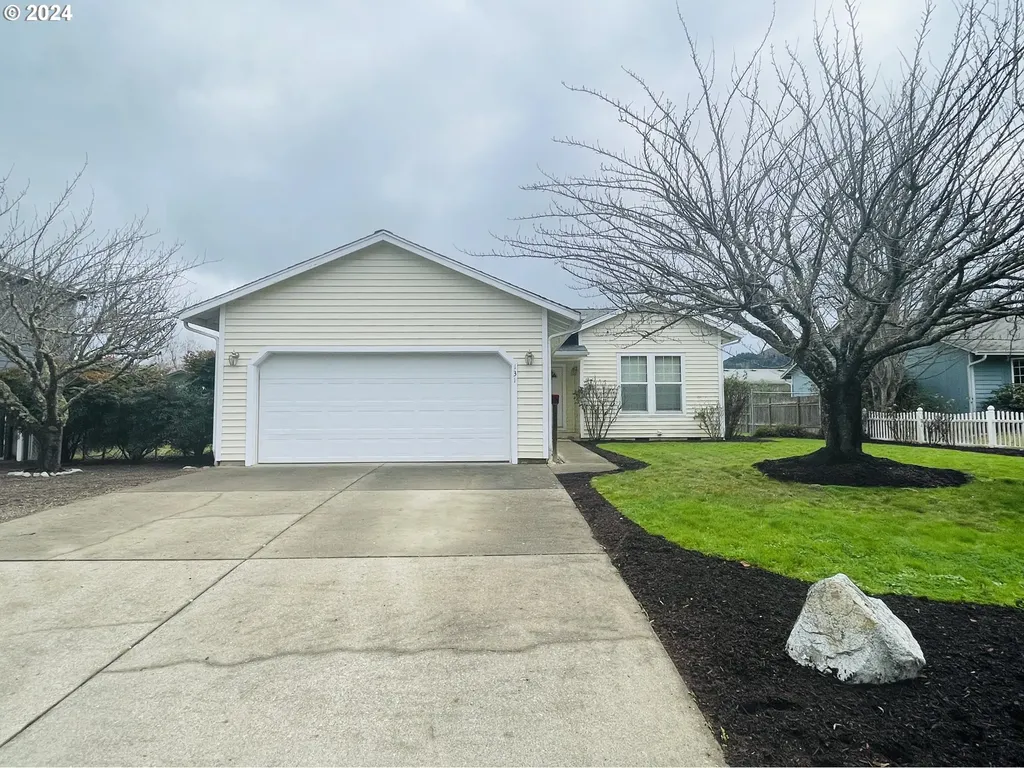 131 Se Debbie Way Myrtle Creek OR 97457