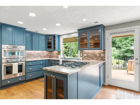 7007 SW Robbins Road Tualatin OR 97062