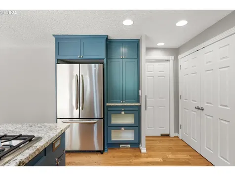 7007 SW Robbins Road Tualatin OR 97062