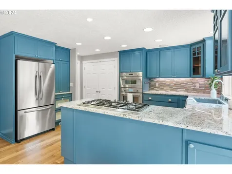 7007 SW Robbins Road Tualatin OR 97062