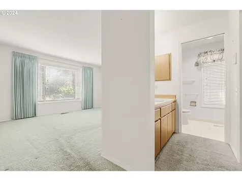2236 Ne 157th Avenue Portland OR 97230