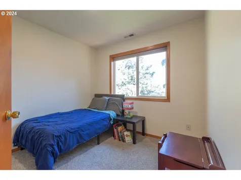 17029 SE Ankeny Street Portland OR 97233