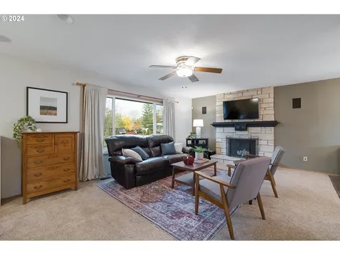 3232 SE 167th Avenue Portland OR 97236