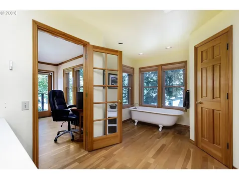 20360 S South End Road Oregon City OR 97045