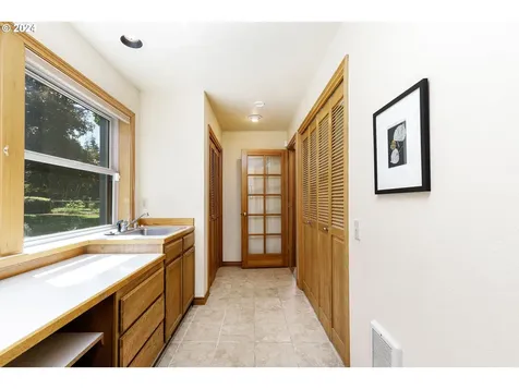 20360 S South End Road Oregon City OR 97045