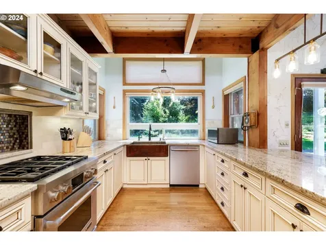 20360 S South End Road Oregon City OR 97045