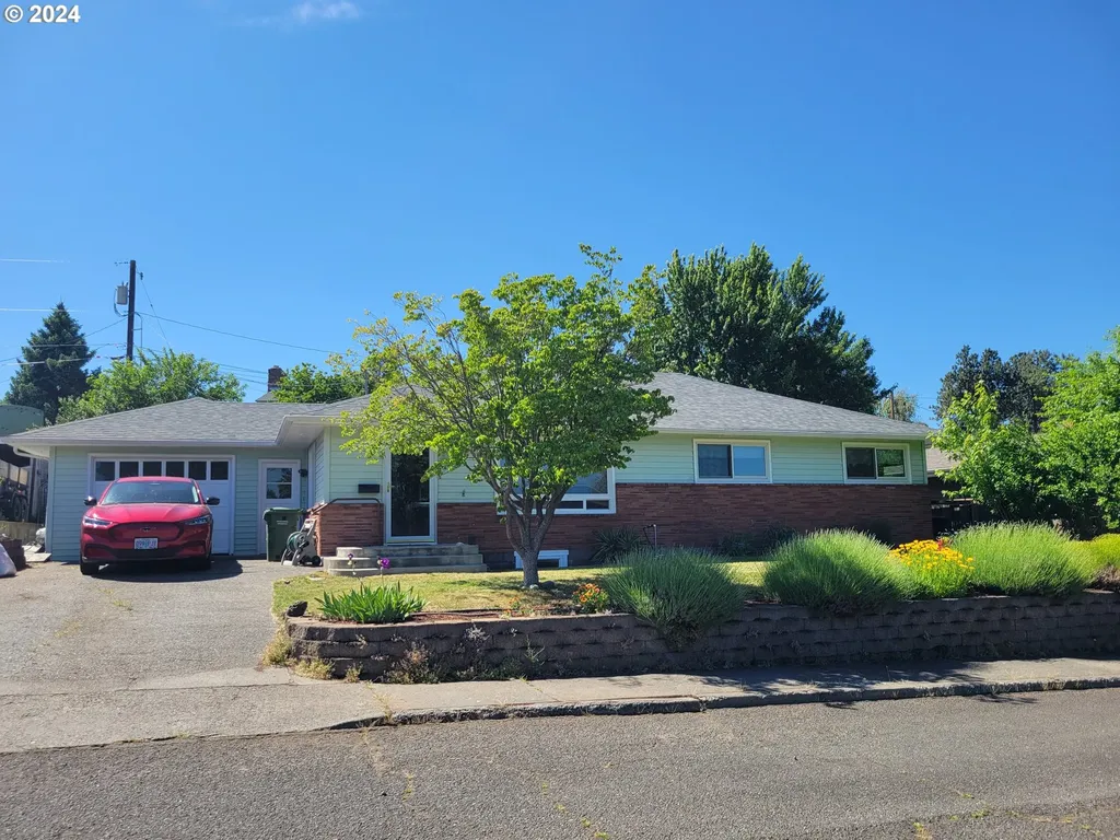 330 W 21st Street The Dalles OR 97058